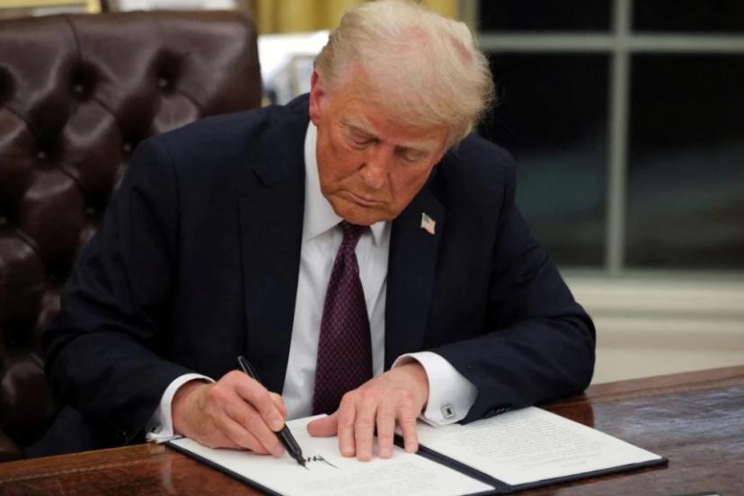 Trump, Epstein dosyalarının açıklanmasını öngören yasa tasarısını imzaladı