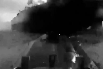 Ukrayna Karadeniz'de deniz İHA'larının Rus petrol tankerlerini vurduğu anın videosunu yayımladı