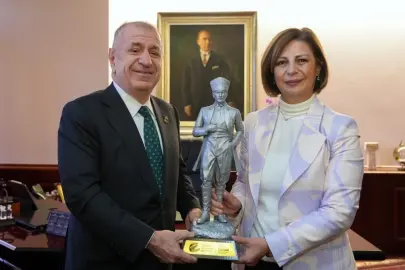 Ümit Özdağ'dan CHP'li başkana ziyaret