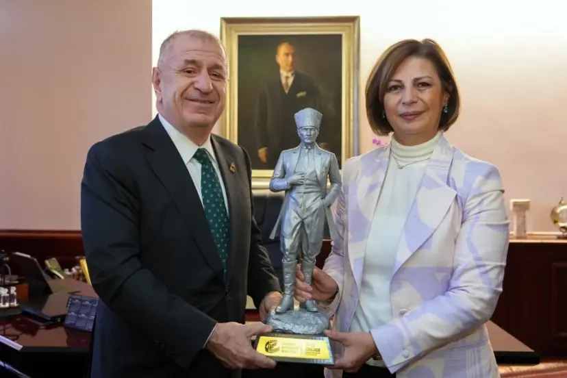 Ümit Özdağ'dan CHP'li başkana ziyaret