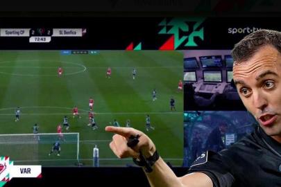 12 dakikalık VAR kontrolü! 90+16'da gelen penaltı sonrası kulüpler ayağa kalktı