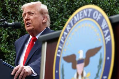 ABD Başkanı Trump, Suriye yaptırımlarını kaldıran savunma bütçesini imzaladı