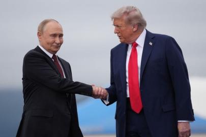 ABD Başkanı Trump, Vladimir Putin ile telefonda görüştü