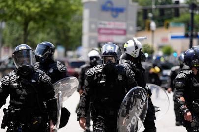 ABD'de cinayet zanlısının da aralarında olduğu 3 mahkum firar etti