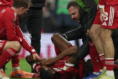 Alexander Isak'ın ayak bileği kırıldı: Sahalara ne zaman döneceği belirsiz