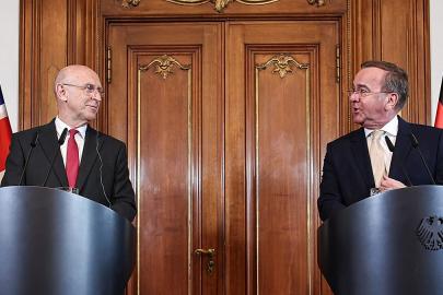 Almanya ve İngiltere’den 60 milyon euroluk topçu sistemi anlaşması