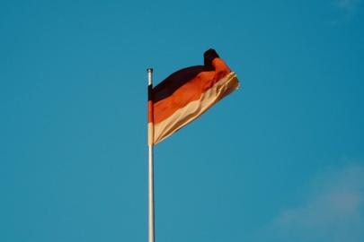 Almanya'da başörtülü kadına ırkçı saldırı