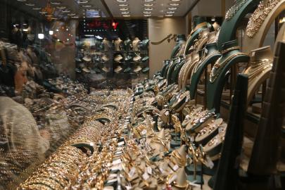 Altının kilogram fiyatı 6 milyon 11 bin liraya fırladı