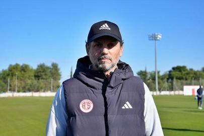 Antalyaspor Teknik Direktörü Erol Bulut'tan Galatasaray açıklaması