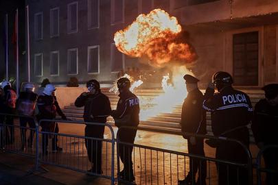 Arnavutluk'ta hükümet karşıtı gösterilerde 4 kişi gözaltına alındı