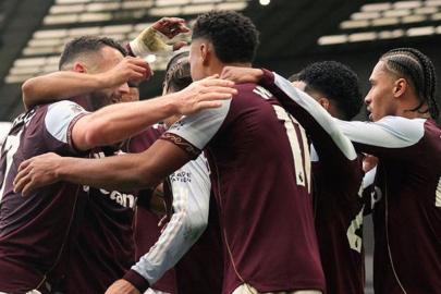 Aston Villa'nın rüzgarına Arsenal de dayanamadı | Maç sonucu Aston Villa - Arsenal: 2-1 (Premier Lig)