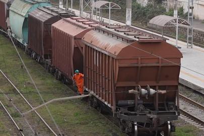 Azerbaycan Ermenistan'a demiryolu ile akaryakıt ihracatına başladı