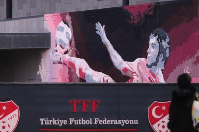 Bahis soruşturması: Eski Galatasaray yöneticisi Erden Timur dahil 29 kişi hakkında gözaltı kararı