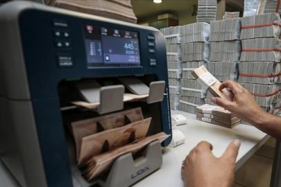 Bankacılık sektörünün mevduatı 27,6 trilyon liraya yükseldi