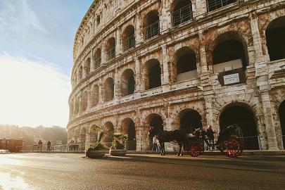 "Başlı başına bir turistik cazibe": Roma'da iki yeni metro istasyonu açıldı