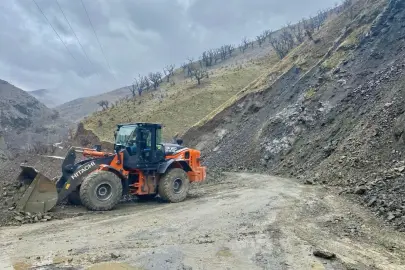 Batman Sason'da yağışla kapanan köy yolları yeniden açık