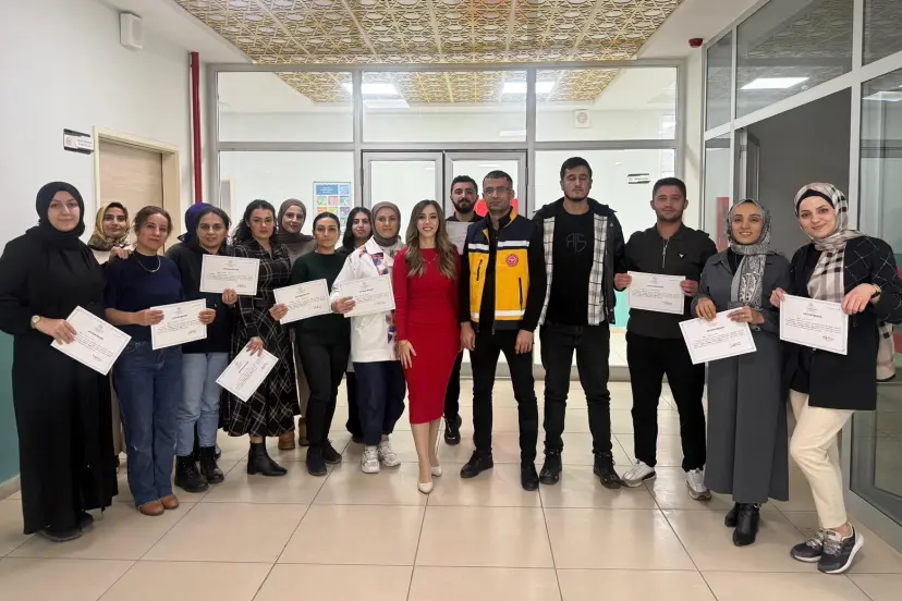 Batman'da ebelere 'Temel Yenidoğan Bakımı' eğitimi