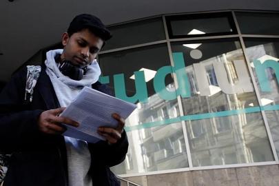 Berlin'de Hintli öğrenciler sınır dışı edilme riskiyle karşı karşıya