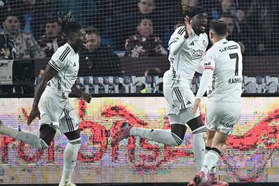 Beşiktaşlı Abraham açılış golünü attı!