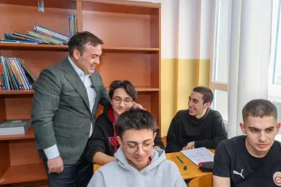 Bilecik'te Vali Sözer'den öğrencilere ziyaret