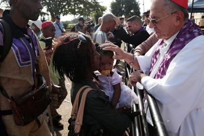 Binlerce Kübalı hacı, Havana'da El Rincón türbesine akın ediyor, Aziz Lazar'dan kutsanmayı diliyor