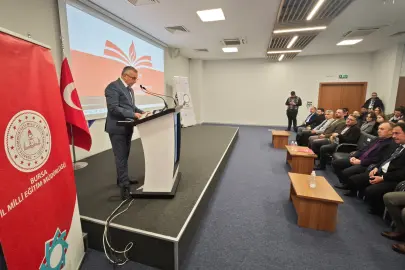 Bursa'da lise öğrencileri 'Geleceğe Yapay Zeka ile Hazırlan' programında buluştu