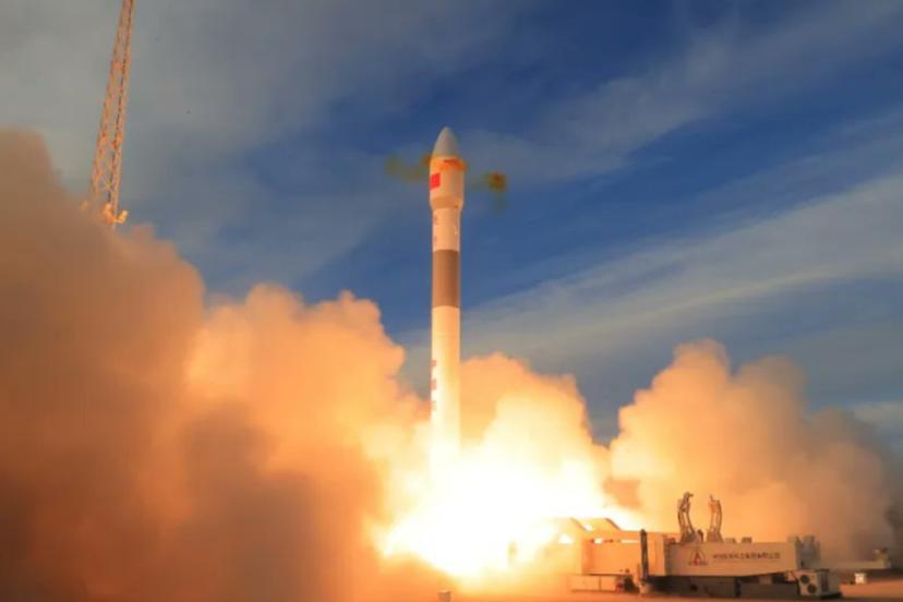 Çin, yüksek frekanslı veri alışverişi sağlayan 2 uyduyu fırlattı