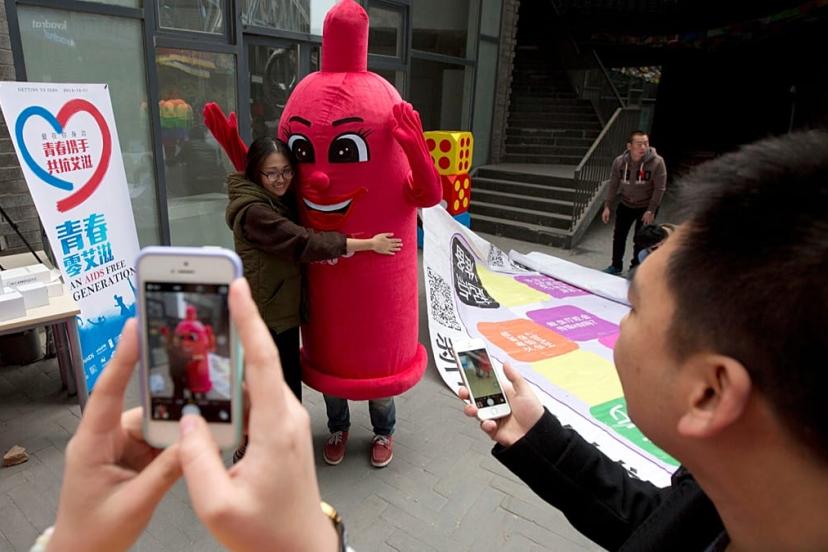 Çin'de yeni 'prezervatif vergisi': Halk sağlık risklerinden endişeli