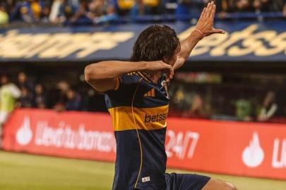 Edinson Cavani futbolu bıraktığını açıkladı