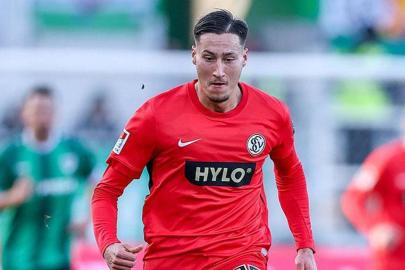 Eintracht Frankfurt Younes Ebnoutalib'i kadrosuna kattı