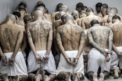 El Salvador'da 'MS13' çete üyelerine rekor cezalar verildi