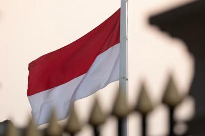 Endonezya'da yolcu otobüsü devrildi: 16 ölü