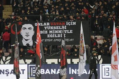 Eskişehirspor taraftarı hava şehidi Emre Mercan'ı unutmadı