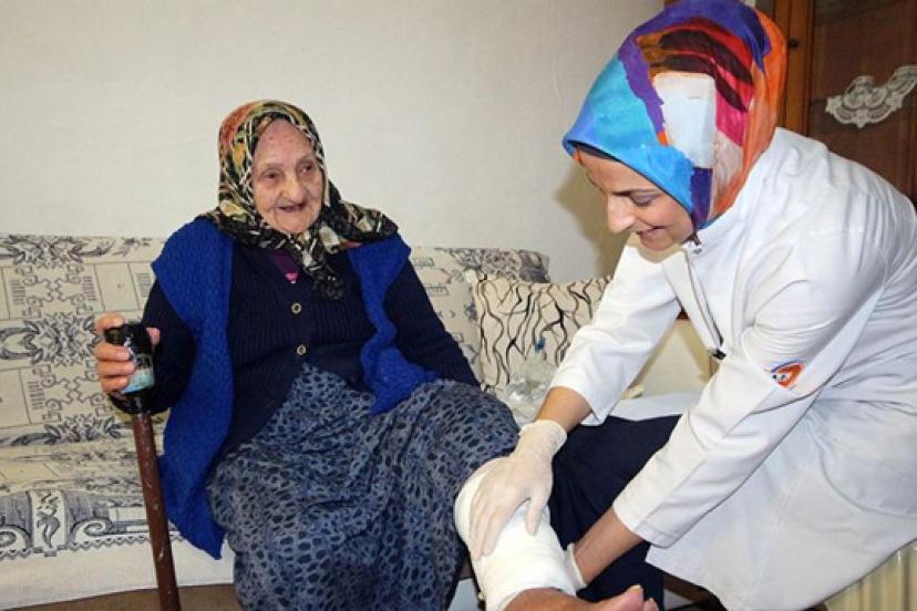 Evde Bakım Yardımına 3 yılda 143 milyar lira destek