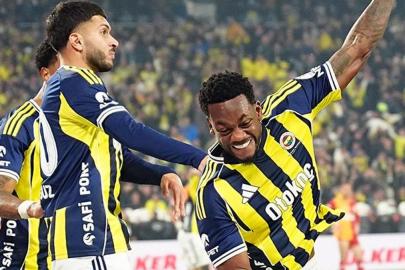 Fenerbahçe, derbide puanı uzatmada aldı