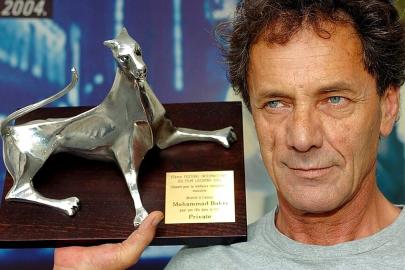 Filistin'in 'yasaklı' yönetmeni Mohammed Bakri İsrail'de bir hastanede hayatını kaybetti