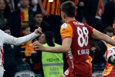 Galatasaray-Samsunspor maçına damga vuran penaltı pozisyonu! Ortalık karıştı...