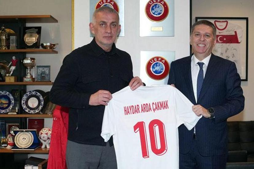 Gençlerbirliği Başkanı Arda Çakmak'tan TFF Başkanı Hacıosmanoğlu'na ziyaret