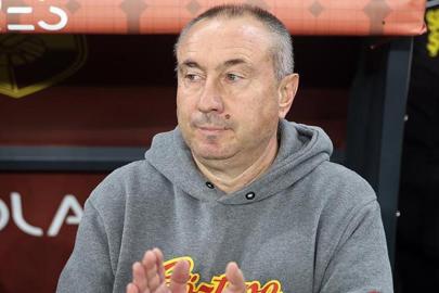 Göztepe Teknik Direktörü Stoilov'dan transfer açıklaması