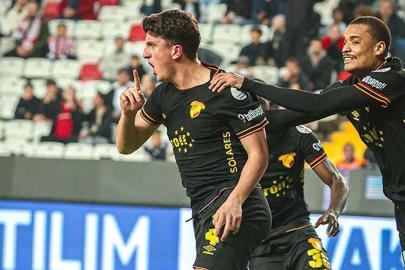 Göztepe'de Taha Altıkardeş sevinci