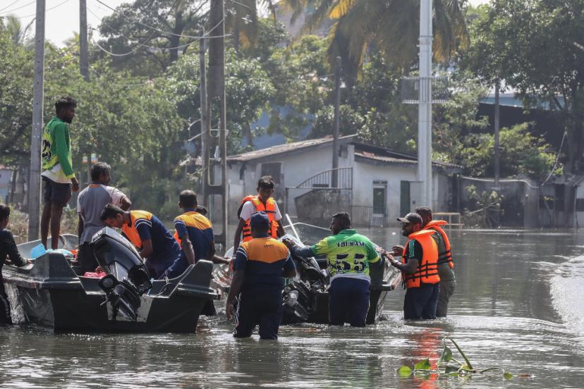 Güney Asya'da sel felaketinde can kaybı 700'ü aştı