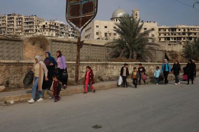 Halep’te PKK/YPG kontrolündeki mahallelerde siviller evlerini terk ediyor