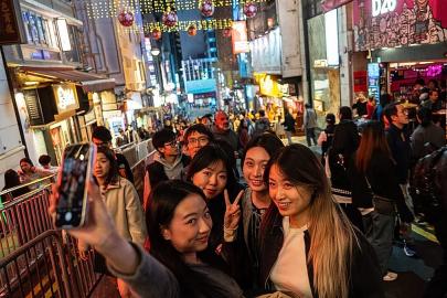 Hong Kong, yangın faciasının ardından 2026'yı havai fişeksiz karşıladı