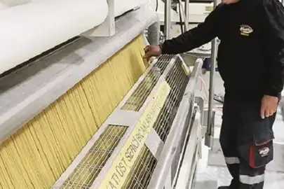 İçeride burgu yiyor spagettiyi satıyoruz