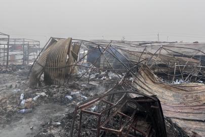 Irak’ta mülteci kampında yangın: 30'dan fazla dükkan kül oldu