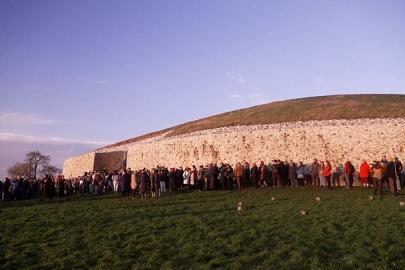 İrlanda'daki Newgrange kış gündönümünde 2.000 ziyaretçi çekti