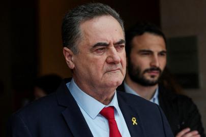 İsrail Savunma Bakanı: Suriye'de bir milimetre dahi çekilmeyeceğiz