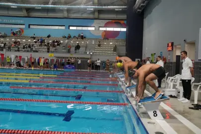 İstanbul'da şampiyonluğa kulaç attılar