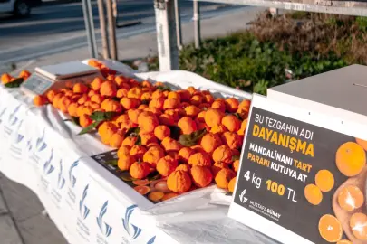 İzmir Güzelbahçe'de güven esaslı dayanışma... Tart ve parasını kutuya at!