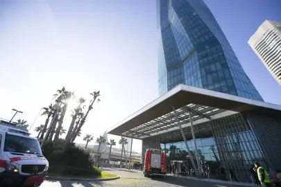 İzmir'de 47 katlı binada nefes kesen tatbikat